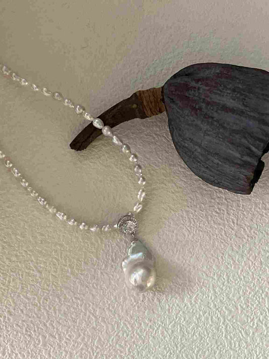 Elegant Pearl Drop Necklace