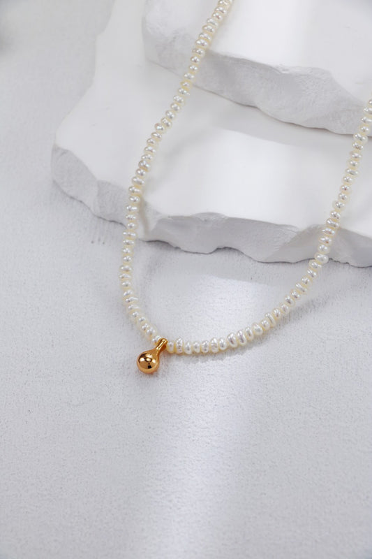 Small teardrop pearl necklace